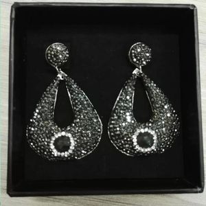 Boucles d'oreilles pendantes en alliage de cuivre plaqué goutte d'eau, Base pavée de strass, breloques en pierre noire naturelle pour femmes