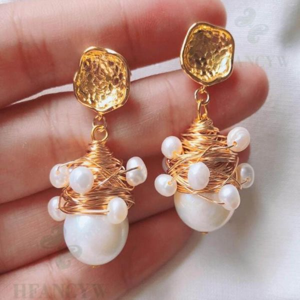 Pendientes colgantes Pendiente de perla barroca blanca 18k Perno de oreja Irregular Clásico Boda real Impecable