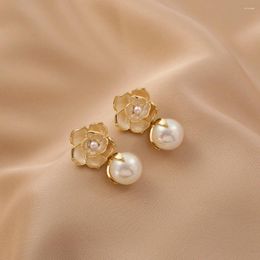 Pendientes colgantes Forma de flores de camelia blanca Color dorado Perla de plata 925 Colgante de gota de oreja Estilo vintage Moda Mujer Joyería elegante