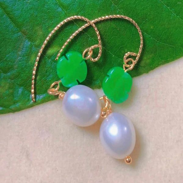 Pendientes colgantes de huevo blanco Pearl Green Jade Escultura dorada Candelier hechas Mujeres Formal Hoop Office Clip-On Custom