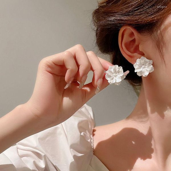 Pendientes colgantes con forma de flor blanca para mujer, aretes modernos coreanos, accesorios de joyería para fiesta para chica adolescente 2023