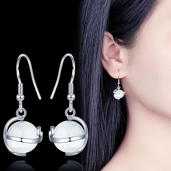 Boucles d'oreilles pendantes en pierre de lune blanche pour femmes, crochets fins, Piercing à l'eau, bijoux d'oreille pour dames et filles, cadeaux simples