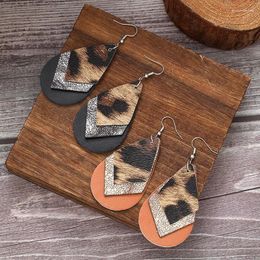 Boucles d'oreilles en peluche bijoux pour femmes Cowboy Western trois couches à trois couches Patché à eau Drop en cuir personnalisé et audacieux