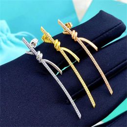 Dangle Oorbellen Dames Luxe merk Kristal Strik Ontwerp 2024 Titanium Staal Modieus Eenvoudig Sieraden Geschenken Ring Hangende oorbellen Voor Dames