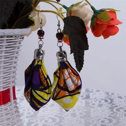 Boucles d'oreilles pendantes pour femme, style ethnique vintage, fait à la main, en coton, bijoux irréguliers, en soie aux couleurs vives, cadeau pour fille, accessoires vestimentaires