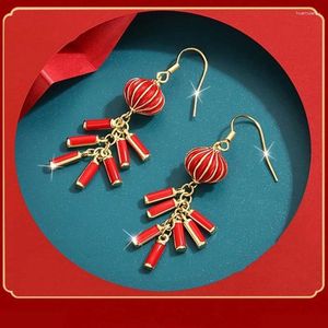 Boucles d'oreilles pendantes pour femmes, rouge porte-bonheur, Style chinois, lanterne créative, goutte d'eau, accessoires amusants et uniques avec pompon, 2024