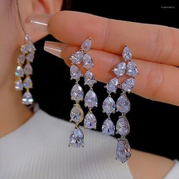 Boucles d'oreilles en peluche Xuye Shine Cubic Zirconia Long Water Drop pour les dames coréennes de mode Bijoux Eartrop