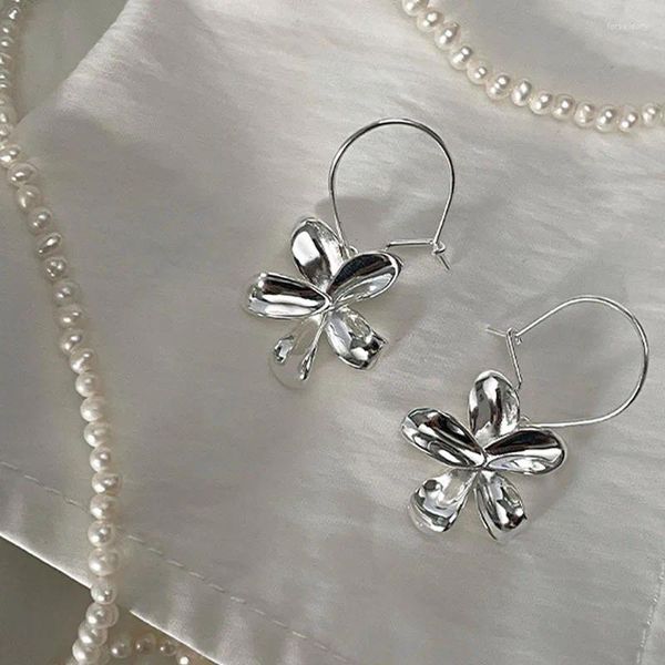 Boucles d'oreilles pendantes Y2k, mode coréenne élégante couleur argent fleur pour femmes et filles, personnalité gothique Punk Design, bijoux cadeau pour ami
