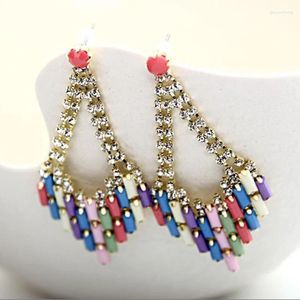 Pendientes colgantes YFJEWE, moda, pequeños cuadrados de resina, mezcla y combina con la gota de cristal, regalo de Navidad para niña, joyería de moda # E339