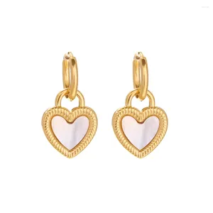 Boucles d'oreilles pendantes Youthway Texture métal en forme de coeur coquille blanche goutte 316 acier inoxydable plaqué or 18 carats bijoux imperméables pour femmes