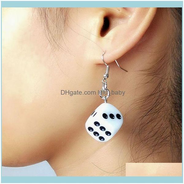 Dangle Jewelrydangle Lámpara de araña Pendientes de dados divertidos Acrílico Blanco Cubo negro 3D Encanto cúbico para mujeres Joyería de moda Entrega de gotas 2021 O