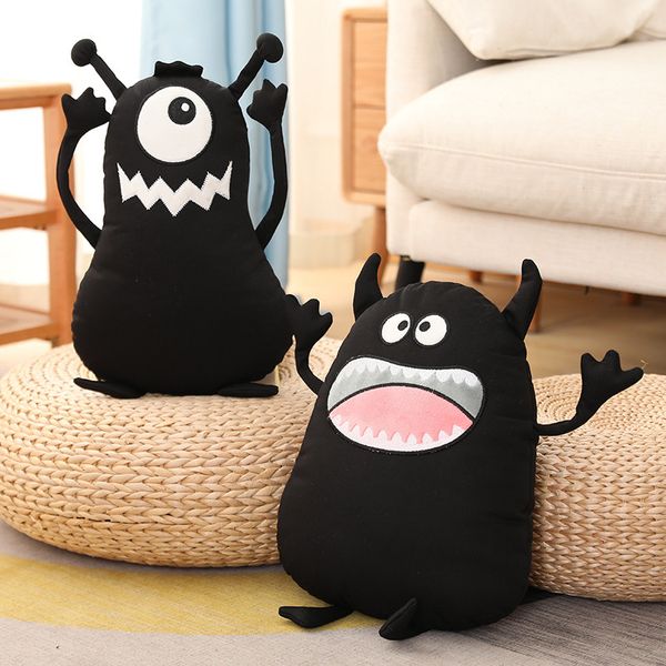 Almohada oscura y divertida Peluche de peluche Muñeca Spoof Diverty Doll Photogry Props