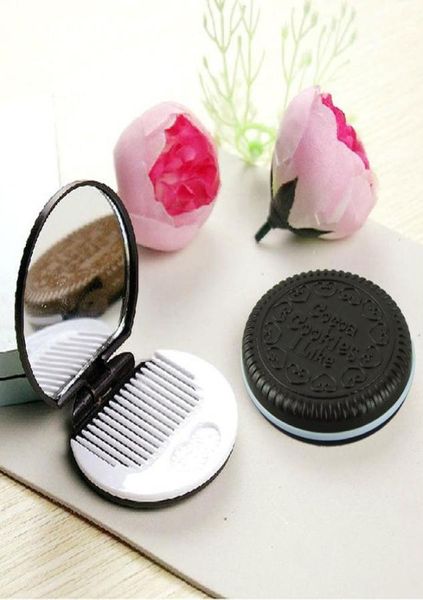 Miroir de maquillage de conception en forme de biscuits mignons marron foncé avec 1 peigne dame femme maquillage outil de poche miroir du bureau à la maison Utilisation 3426222