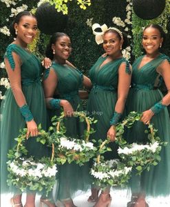 Vestidos de dama de honor africanos de color verde oscuro Longitud del té Ilusión Mangas largas Apliques Pliegues Cuentas drapeadas Tul Vestido de invitados de boda de talla grande