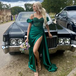 Robes de bal longues sirène vert foncé bretelles spaghetti sur l'épaule robe de fiançailles fente latérale avec appliques en dentelle robes de fiesta perlées