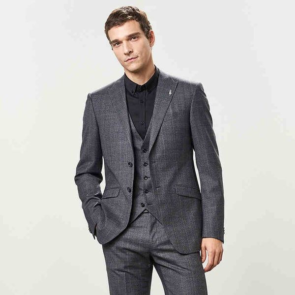 Trajes para hombre a rayas gris oscuro Slim Fit Padrinos de boda Esmoquin de boda Traje de novio de tres piezas Solapa en pico Blazers formales con chaqueta Chaleco Pantalones