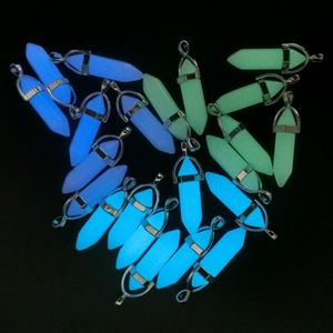 Donkere lichtstenen fluorescerende zeshoekige kolom ketting Natuurlijk kristal gloeiend in donkere kogelsteen hanger lederen ketting2418776