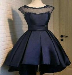 Dark Navy Satin High Low Sheer Prom Dresses Echte afbeeldingen Sexy Draped Lace Applique Corset Short Homecoming Dress4439903