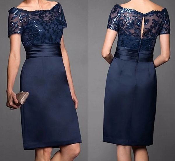 Dark Navy Short Mère De La Mariée Robes 2022 Hors Épaule Genou Longueur Dentelle Satin Paillettes À Manches Courtes Invité Robes De Soirée Robe De Soriee