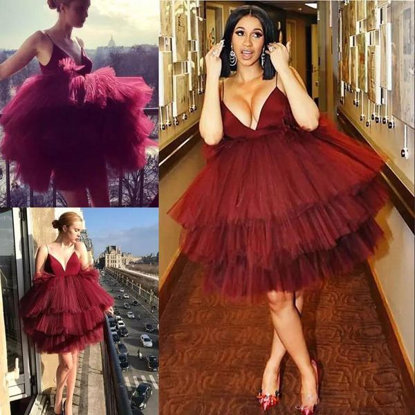 Rouge foncé multi couches robes de bal col en V profond spaghetti tulle robes de soirée bouffantes longueur au genou bordeaux cocktail robe de soirée formelle pas cher