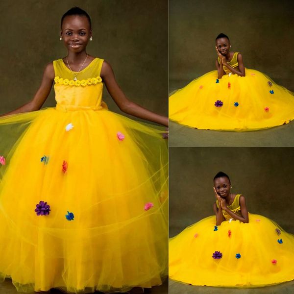 Robes de fille de fleur jaune foncé col transparent robes de bal en tulle à plusieurs niveaux robe de demoiselle d'honneur princesse reine fleurs faites à la main perle robe de fête d'anniversaire robes pour les filles NF072