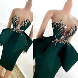 Cóctel elegante verde más oscuro Mini vestidos cortos Escote corazón Vestido formal sexy Estilos africanos árabes Aso Ebi Vestidos para eventos de graduación con apliques de encaje