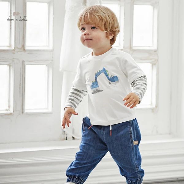 Dave Bella 2024 Spring Boys Baby Tshirt Children Top Cotton Manches longues Casual Underon Cartoon Outdoor Party DB1248581 240328