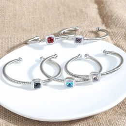 David Square Cubic Zirconia Twisted Pair Bracelet Fashion 4 mm d'épaisseur en laiton platine Femmes Open Jewelry 240424