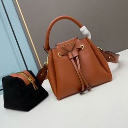 Dawstring Eimertasche Damen Tote Handtaschen Geldbörse Modische Umhängetasche Rindsleder Zweiteiliges Set Innenreißverschluss Kleine Tasche 3A-Qualität