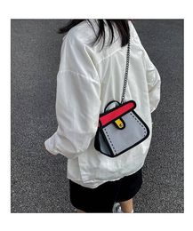 Day Packs Cartoon Canvas Bag New anime Cute Graffiti Cartoon Bag Design populaire Women's Chain Messenger Bag