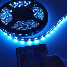 DC12V 5050 LED-strip RGB 60LEDS / M 5M met MINI WIFI / Bluetooth-controller en 3A-voeding LED-stripset