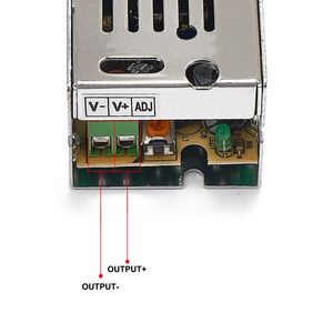 DC5V 2A 10W Adaptateur d'alimentation de commutation Pilote Adaptateur AC110V / 220V à DC 5V 4A Alimentation pour le routeur 5050 5730