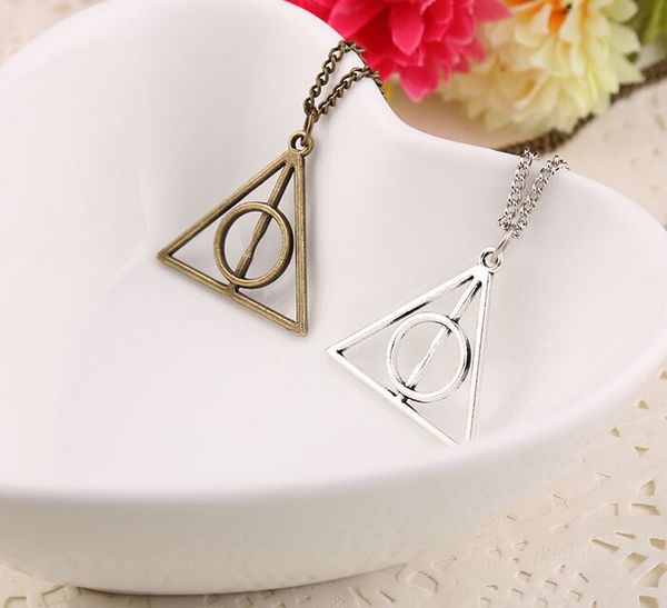 Deathly Hallows Pendentif designer collier film film bijoux Triangle rond hip hop bling chaînes bijoux rétro Chandail chaîne