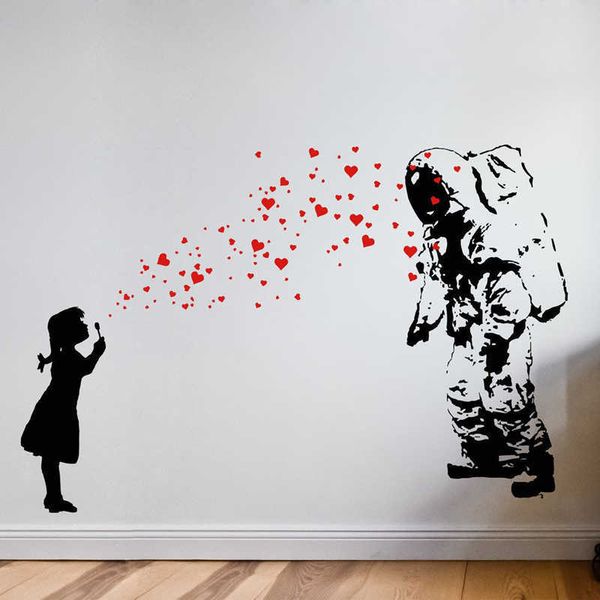 Calcomanía ASTRONAUTA CORAZÓN BURBUJA Chica, Etiqueta de pared de la hija del astronauta Banksy, Diseño de interiores de arte callejero estilo Banksy 2138