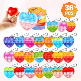 Decompression Toy 36pcs Mini Heart Pop Fidget Juguetes Pack Party Favores Pop Bubble Fidget Bulk Sensory Toy Keychain Wrap Estrés Continistante Anti-ansiedad T240422