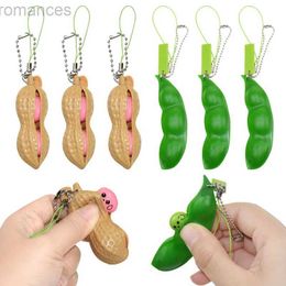 Jouet de décompression 3pcs fidget toys pack Portachiai décompression edamame toys squishy peas haricots keychain stress stress jouet key chaîne d240424