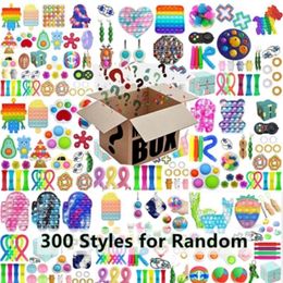 Juguete de descompresión 5-100 unids Random Fidget Toys Mystery Gifts Pack Sorpresa Caja 300 Conjunto diferente Alivio antiestrés para niños 220924 La mejor calidad