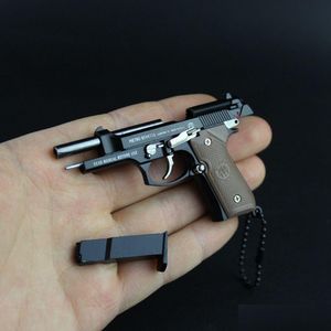 Decompressiespeelgoed Beretta 92f Metal Pistol Gun Miniatuur Model Toys 13 Verwijderbare handstressverlichting Fidget Keychain Gift met Clear Ho Dhg0i