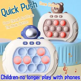 Jouet de décompression Enfants Vitesse Push Machine de jeu Appuyez pour appuyer sur Musique Puzzle Niveau Rupture Outil de décompression Concentration Jouets Garçons et filles 230625