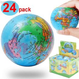 Decompressie Toy Earth Squeeze Balls Soft Foam Globe Stress Relief Squeeze Toys Hand Pole Oefening Spons speelgoed voor kinderen Volwassenen Educatieve geschenken D240425