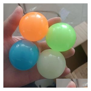 Decompressie speelgoed Kids Toys Plafond Luminous Ball Glow in the Dark Squishy Anti Stress Balls Rekbare Soft Squeeze Adult Party Gift Dhmlo