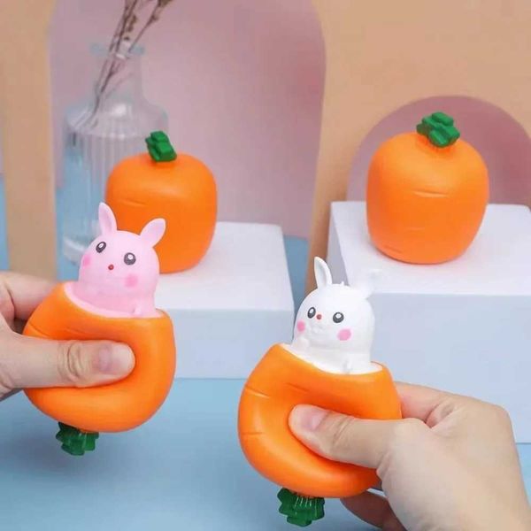 Décompression jouet nouveauté carotte rabbit tasse comprenez les jouets lapin squishy fidget jouet jouet créatif de la minimalité Capteur cadeau de décompression pour les enfants adultes b240515