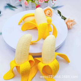 Descompresión simulación de liberación de juguete pelado de plátano pellizco de fruta alegre dios herramienta espeluznante h240516
