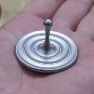 Decompressie Speelgoed Roterende Gyro Tol Magnetische Metalen Waterdruppel Vingertop Hand Spinner Bureau Fidget Speelgoed voor Volwassenen Kinderen Antistress Grappige 230803