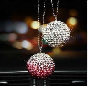 Décorations 1 x voiture Miroir de vue arrière Charmes Crystal Bling Ball Sanging Ornement Rhingestone Interior Decor Crystal Ball Lucky Charm Pendent