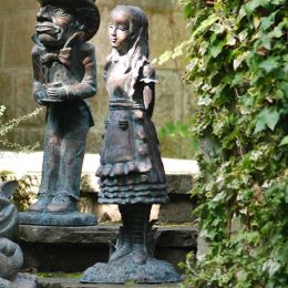 Décorations Alice au pays des merveilles State de jardin décoré Caterpillar Garden Statue Sculpture Statue de lapin Décoration de chambre à la maison Décorée