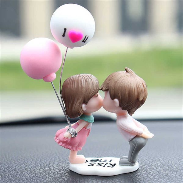 Décorations Décoration De Voiture Mignon Dessin Animé Couples Action Figure Figurines Ballon Ornement Auto Intérieur Tableau De Bord Accessoire Pour Filles Cadeaux AA230407