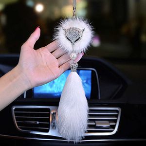 Decoraties Crystal Bling Fox Plush Fur Tail Ball Pendant Dierlijke auto Interieur Decoratie achteruitkijkspiegel Ornament -accessoires voor vrouwen AA230407