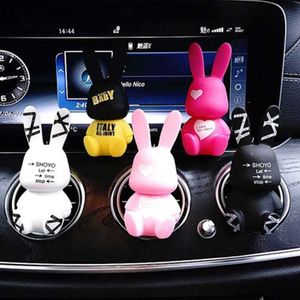 Decoraties Vents Parfum Clip Air Freshener Rabbit Auto Interior Geur Fragon Smet Cute Toon Dolls Auto Ornament Accessoires Geschenken 0209 L230523