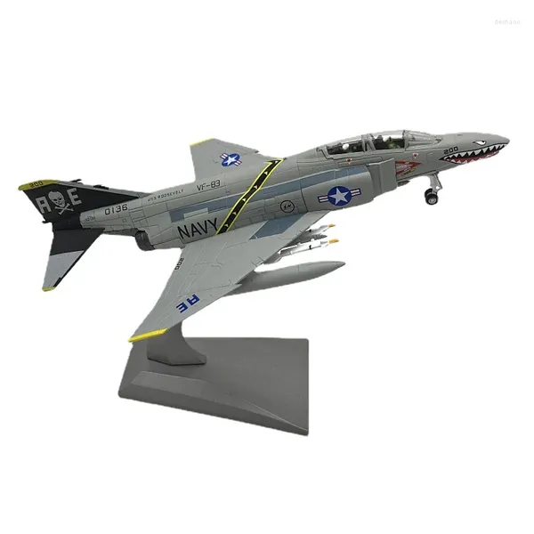 Figurines décoratives 1: 100 F-4 Ghost Fighter Bomber Pirate Flag U.S. Aircraft Carrier Battleship